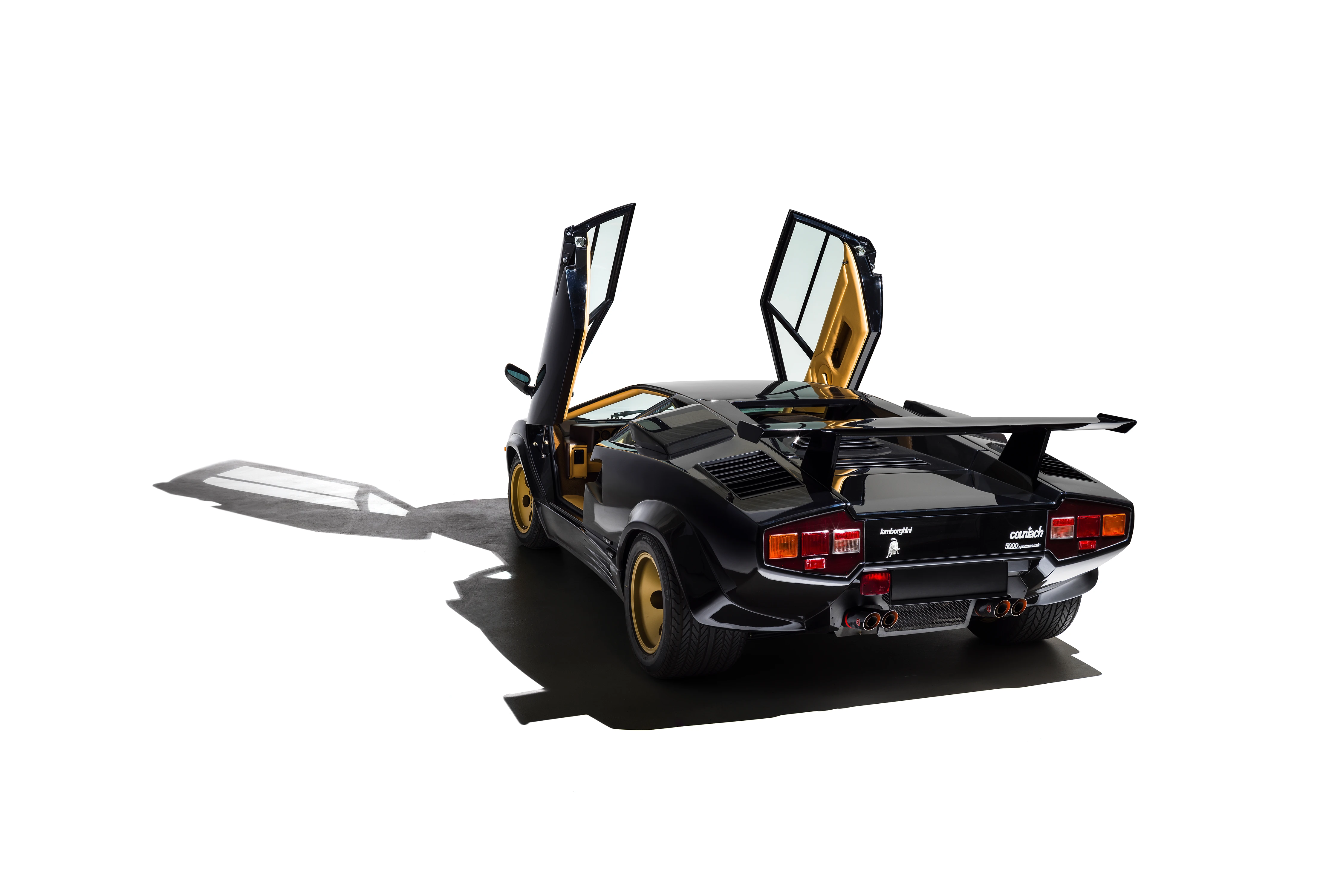 AUBÖCK_Lamborghini_Countach_04-25_005_max.webp