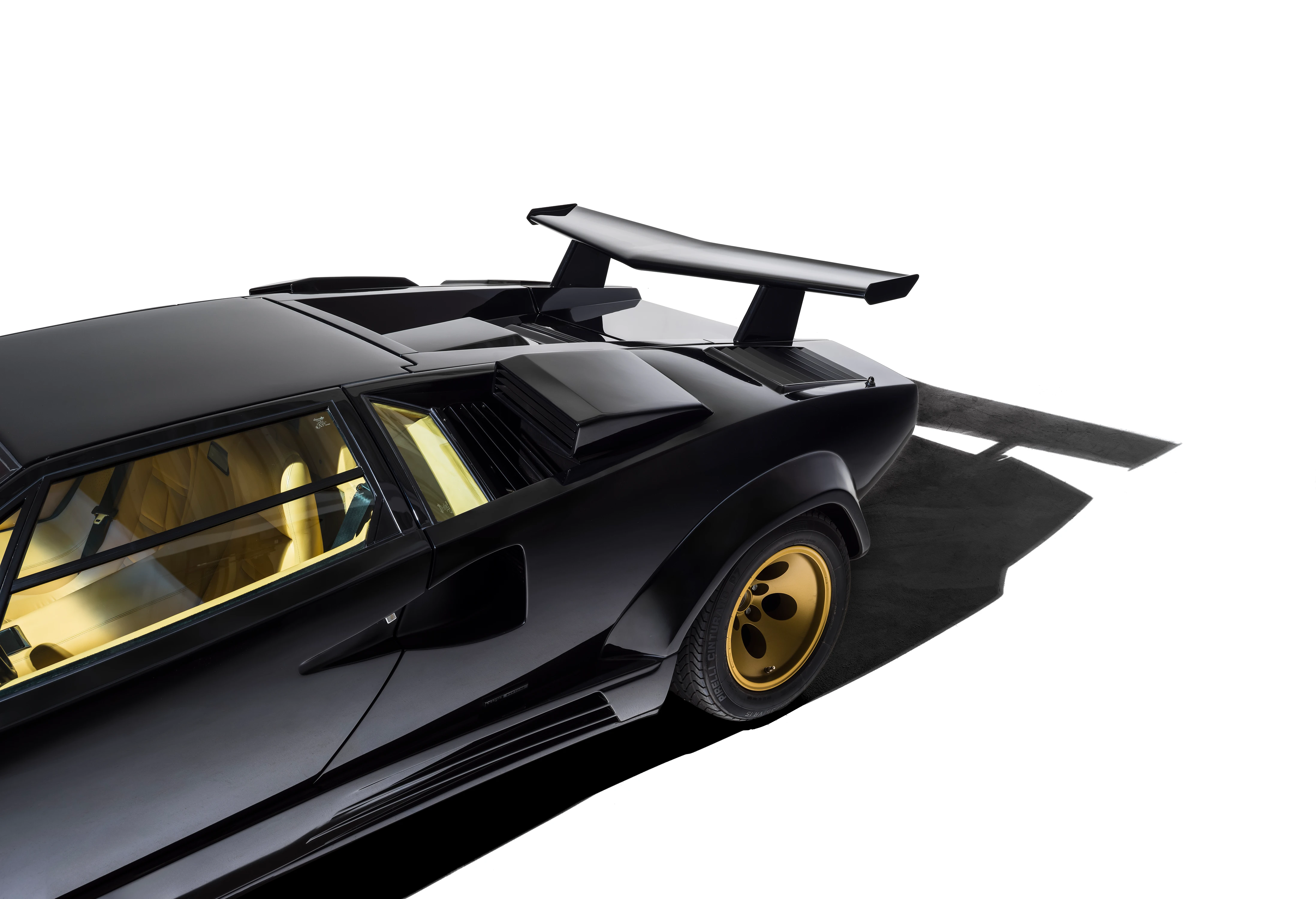 AUBÖCK_Lamborghini_Countach_04-25_004_max.webp